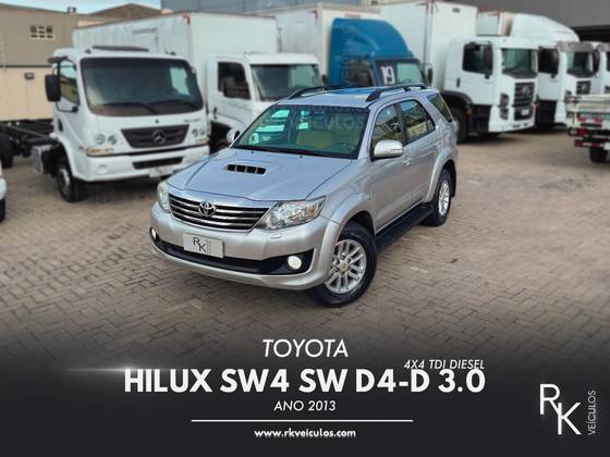 TOYOTA HILUX 3.0 SR 4X4 CD 16V TURBO INTERCOOLER DIESEL 4P AUTOMÁTICO TOYOTA HILUX 3.0 SR 4X4 CD 16V TURBO INTERCOOLER DIESEL 4P AUTOMÁTICO